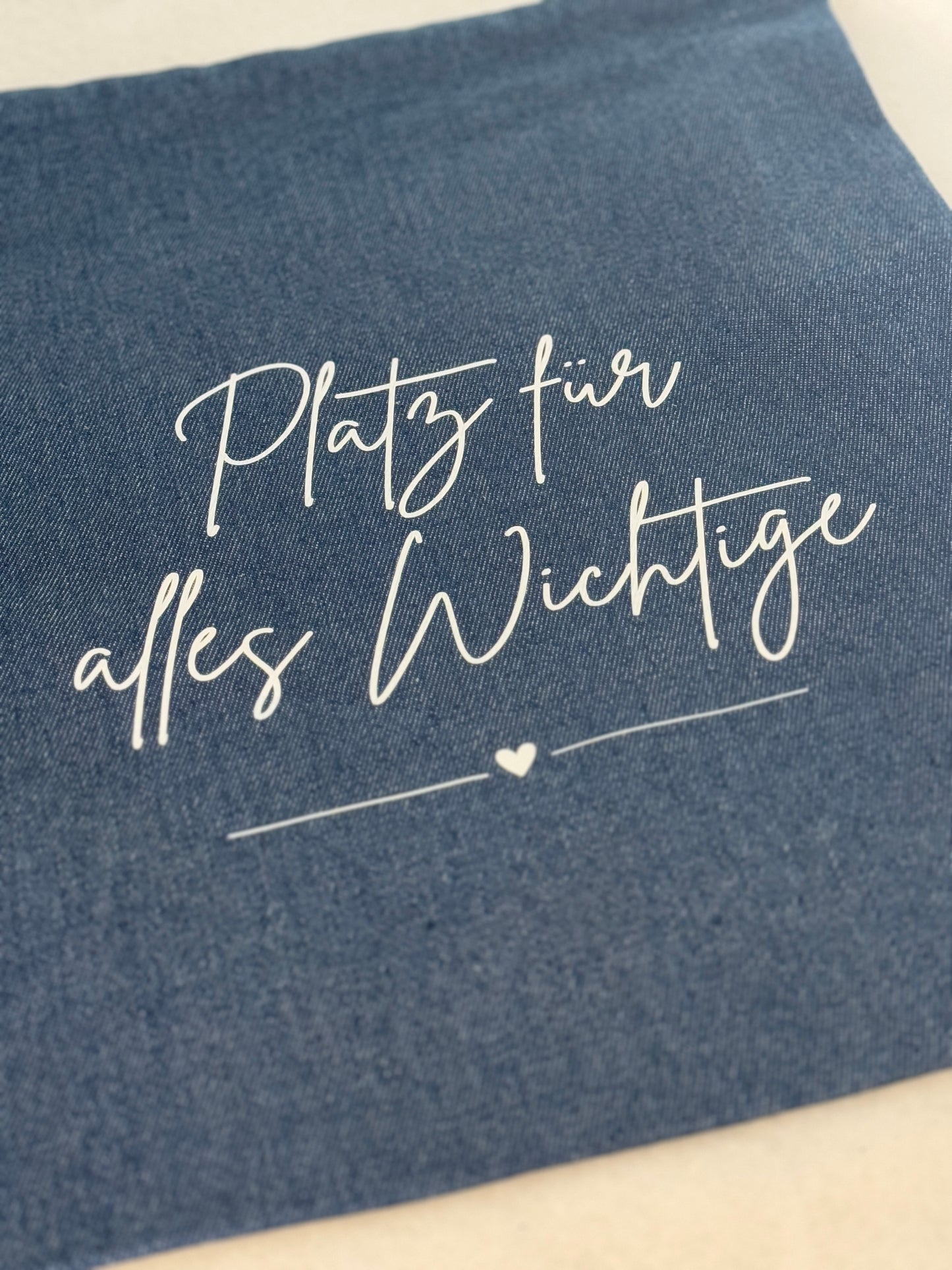 Nachhaltige Denimtasche, Kordelzugtasche in blau "Platz für alles Wichtige"
