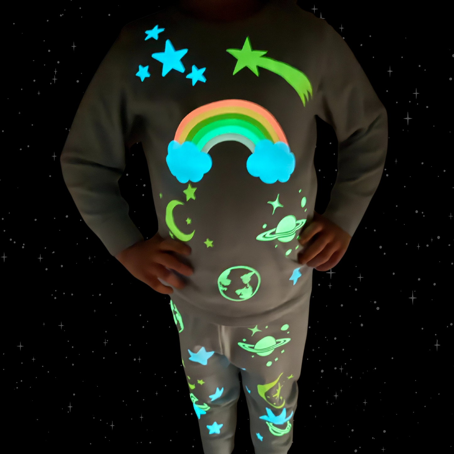✨Glow-in-the-Dark Schlafanzug Weltall & Regenbogen | Leuchtet im Dunkeln | 2-teiliges Set | Kinder Pyjama🌃🚀