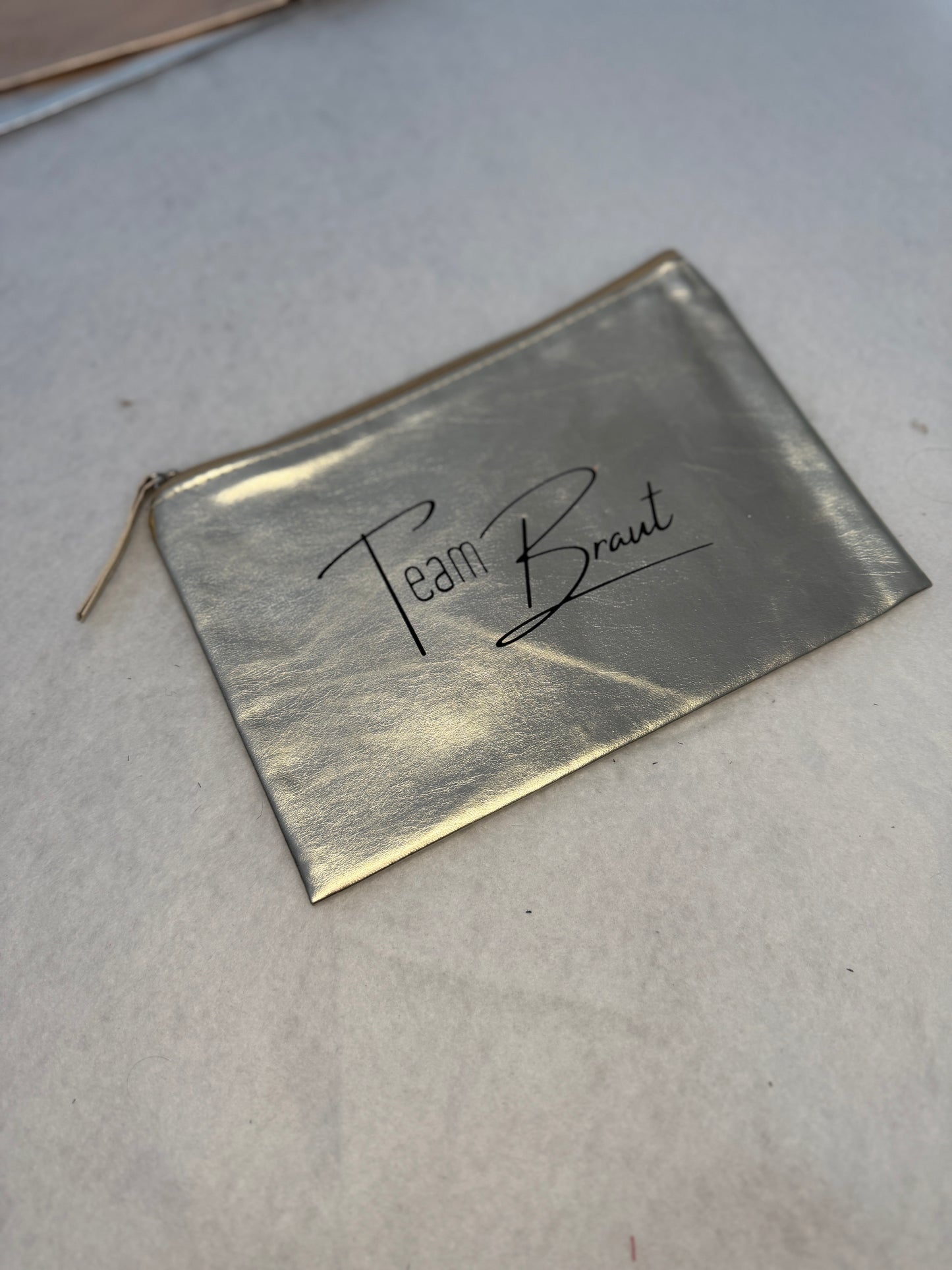 JGA & Hochzeit-Kosmetiktasche PU Metallic | optional personalisierbar mit Name