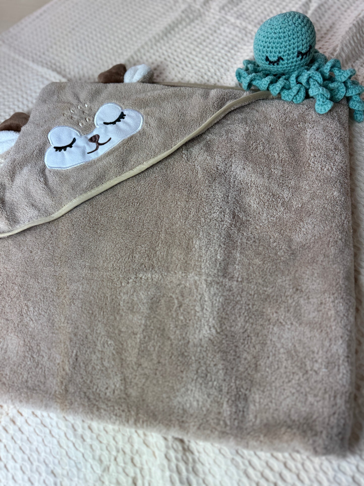 Personalisiertes Baby Kapuzenhandtuch mit Namen