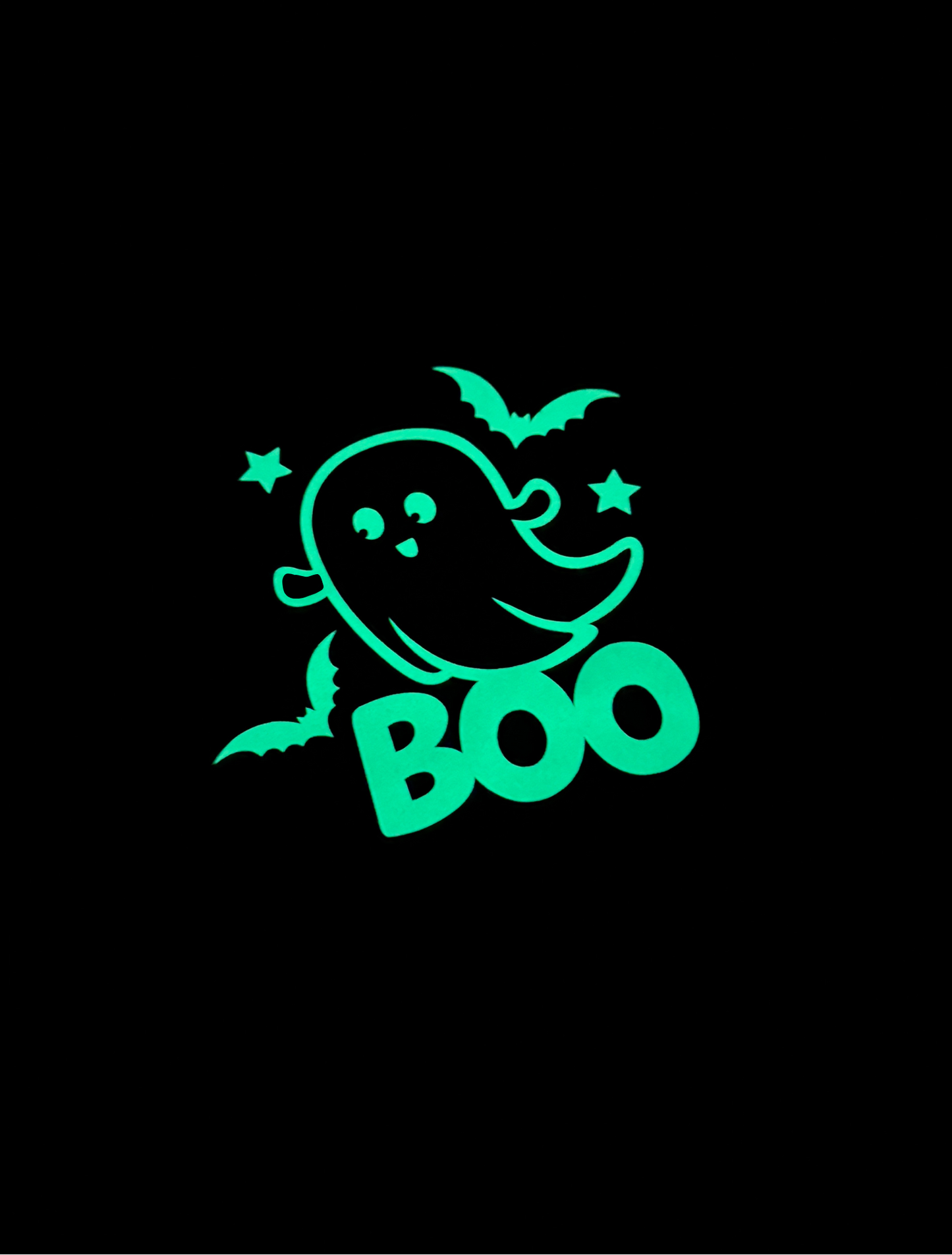 Personalisierbares Glow-in-the-Dark Halloween Langarmshirt für Babys & Kleinkinder – Leuchtender Geist „BOO“