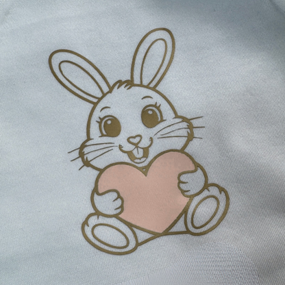 Personalisierter Baby Body Hase mit Herz & Namen