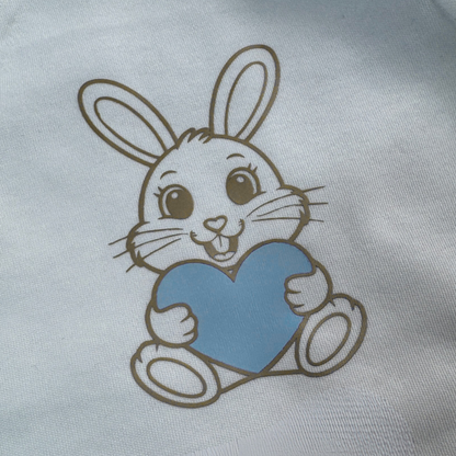 Personalisierter Baby Body Hase mit Herz & Namen