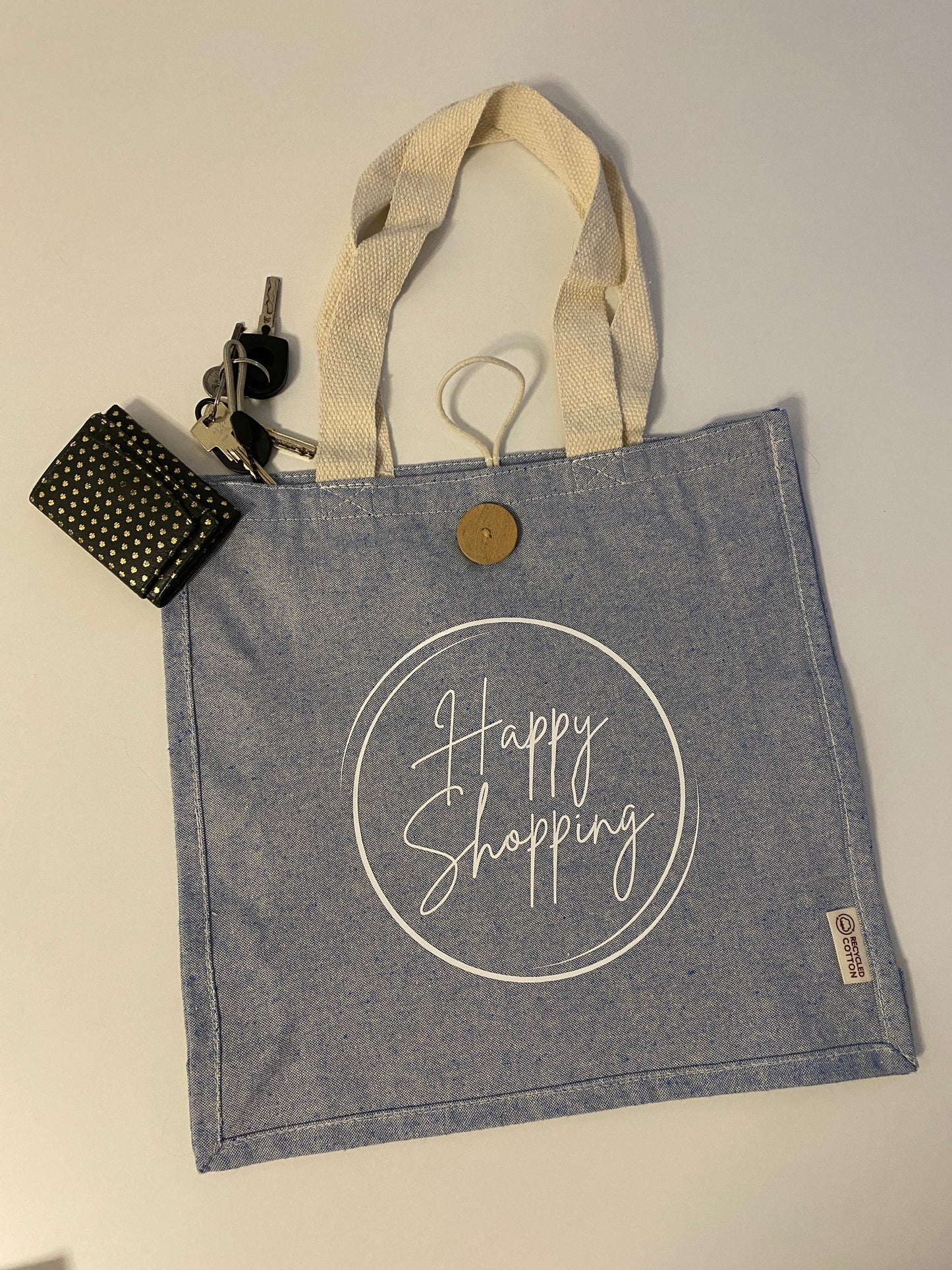 Nachhaltige Baumwolltasche mit Holzknopf "Happy Shopping"